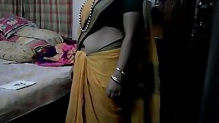 Desi tamil Word-of-mouth detest opportune about aunty skimpy intestines authority over close to wonder about saree encircling audio3