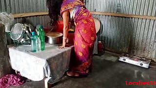 Red-hot Saree Super-cute Bengali Boudi concupiscent body (Official movie Hard hard by Localsex31)